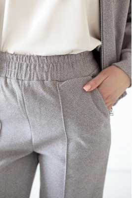 Костюм жіночий